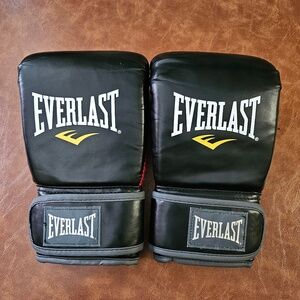 Everlast MMA sparring/bag gloves, L/XL